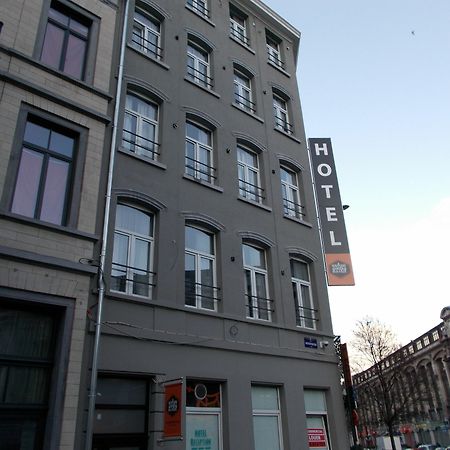Urban City Centre Hostel Brussels Exterior photo