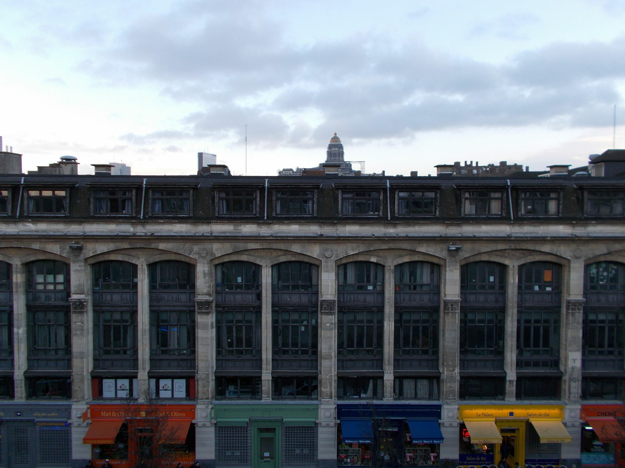Urban City Centre Hostel Brussels Exterior photo